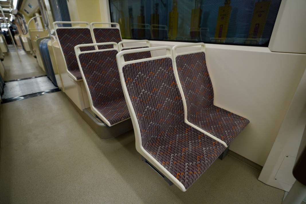 İmamoğlu 420 Yolcu Kapasiteli Yeni Elektrikli Metrobüsleri Tanıttı! Görenler Hayran Oldu 5